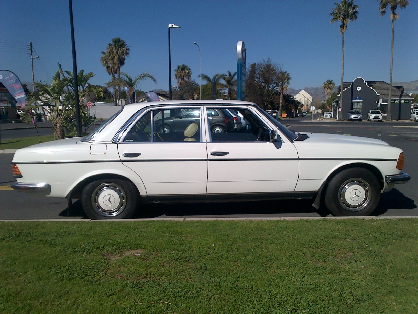 1985 MERCEDES-BENZ 300 300 D A/C (W123)