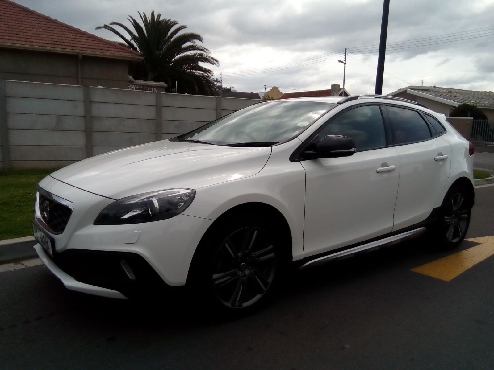 2014 VOLVO V40 CROSS COUNTRY V40 CC T5 EXCEL/MOMENTUM GEARTRONIC