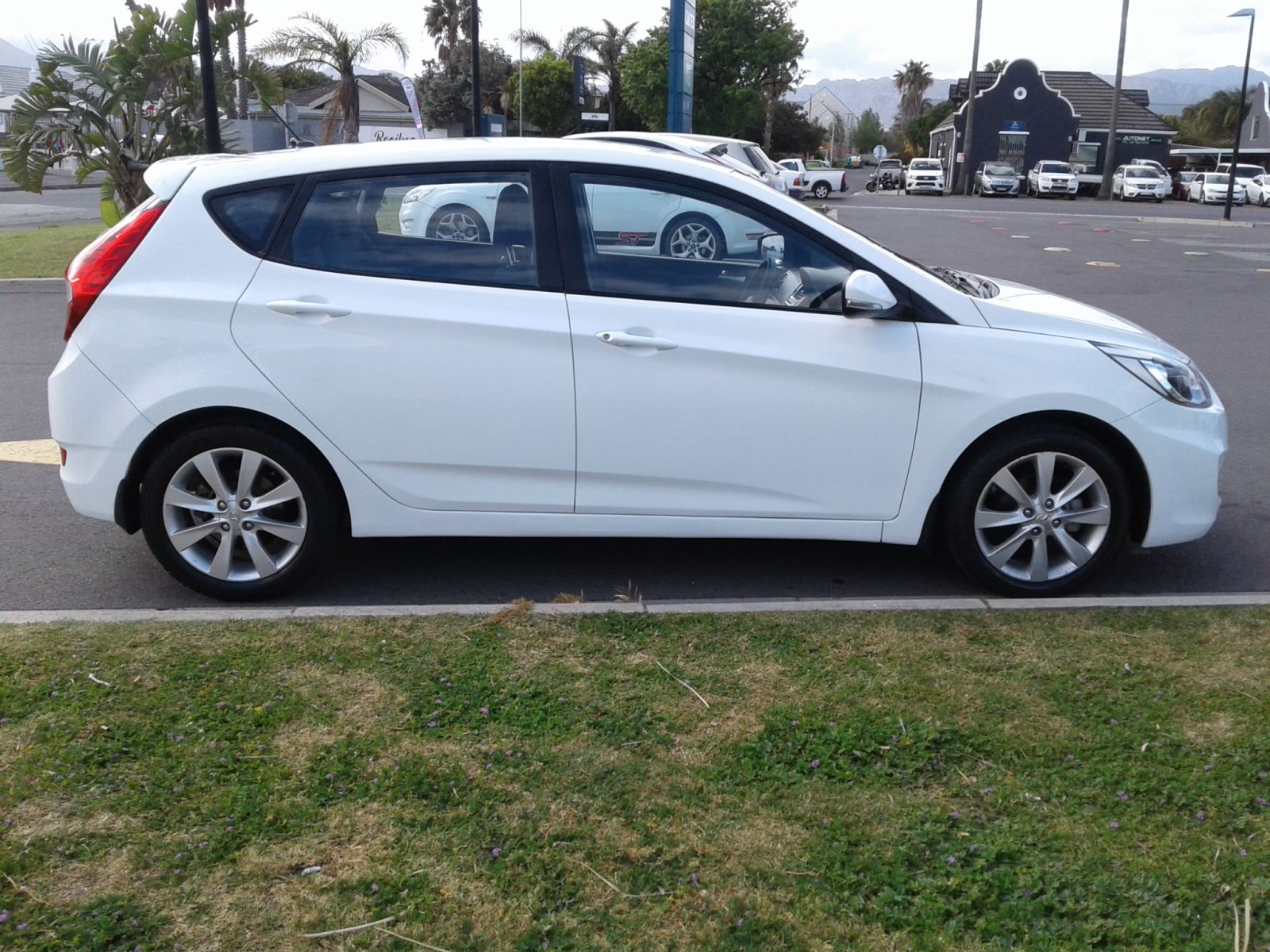 2016 HYUNDAI ACCENT HATCH 1.6 FLUID