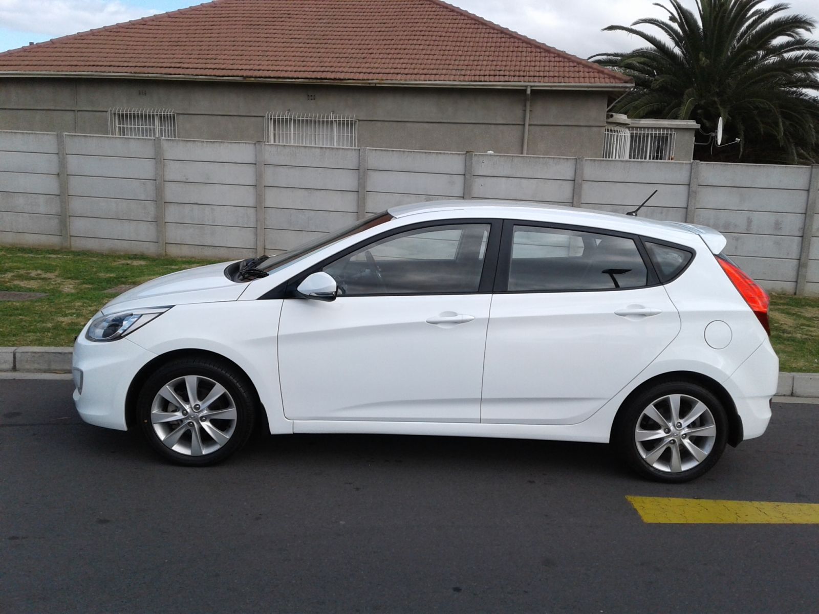 2016 HYUNDAI ACCENT HATCH 1.6 FLUID