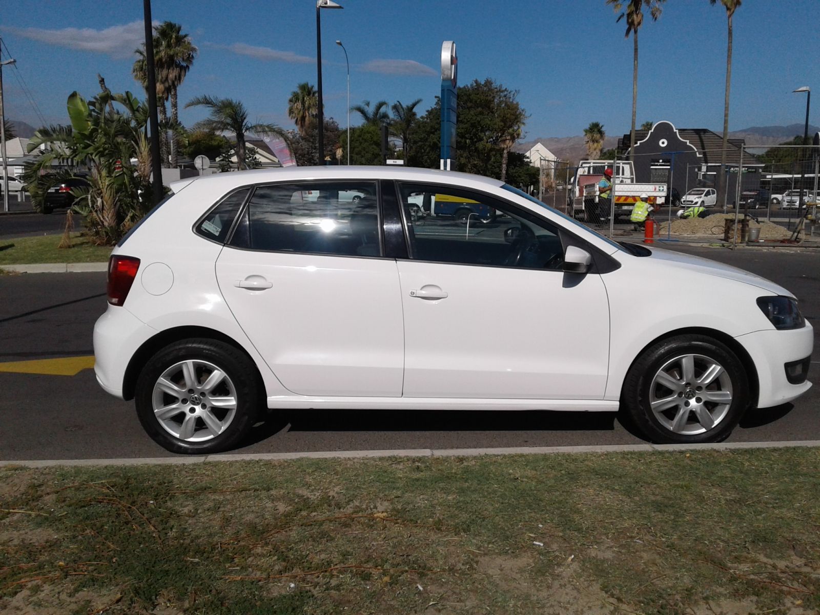 2011 VOLKSWAGEN POLO POLO 1.4 COMFORTLINE 5DR