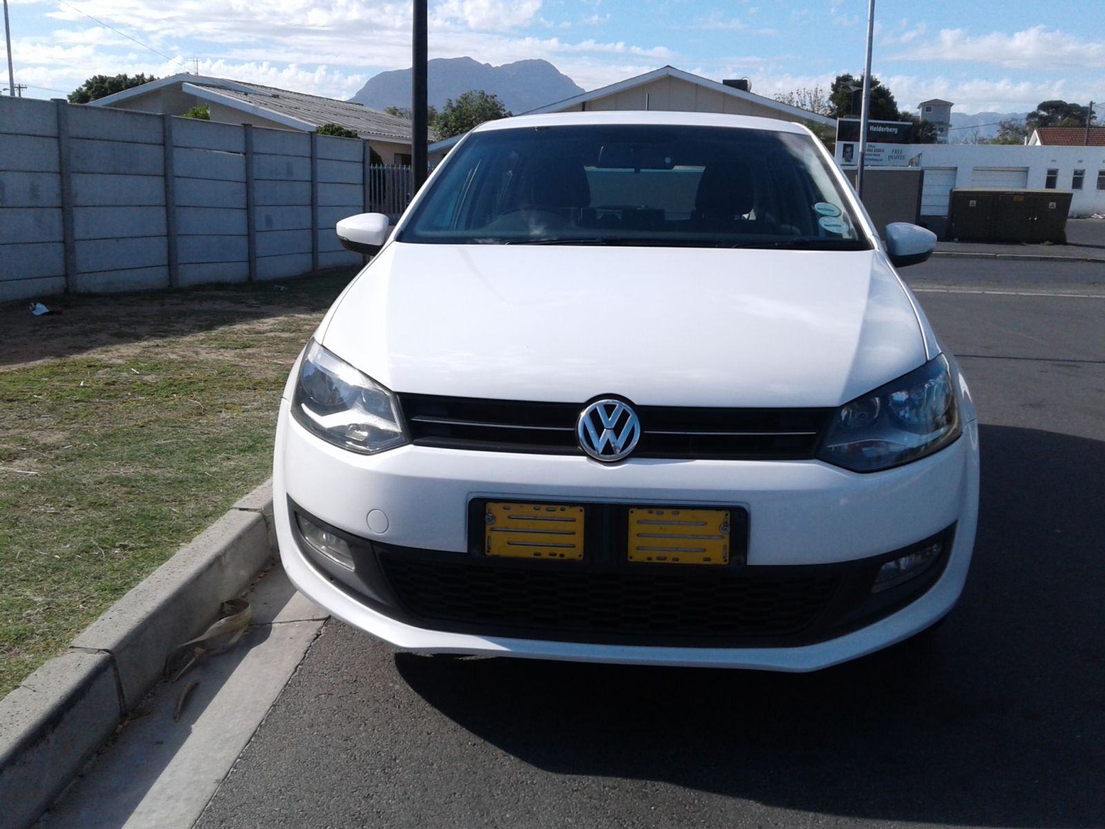 2011 VOLKSWAGEN POLO POLO 1.4 COMFORTLINE 5DR