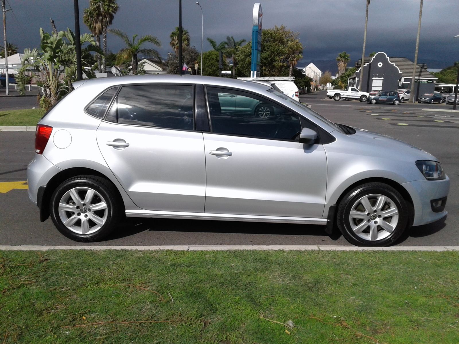 2013 VOLKSWAGEN POLO POLO 1.6 TDI COMFORTLINE 5DR