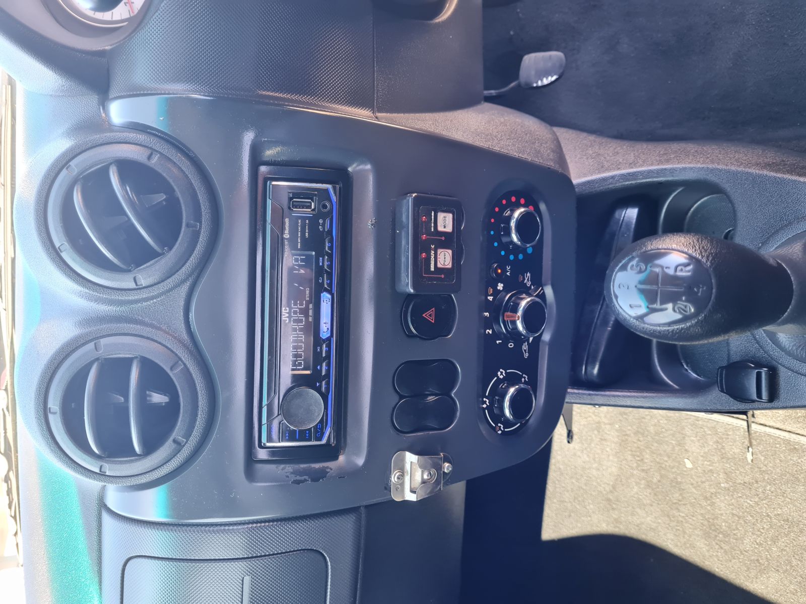 2019 NISSAN NP200 NP200 1.6  A/C SAFETY PACK P/U S/C