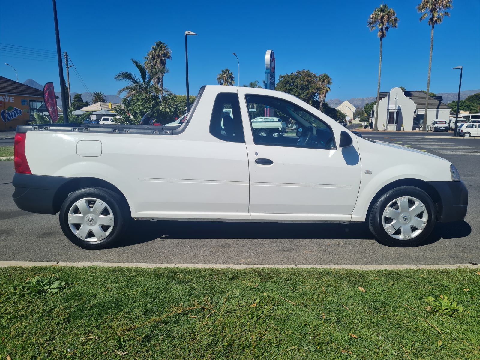 2019 NISSAN NP200 NP200 1.6  A/C SAFETY PACK P/U S/C