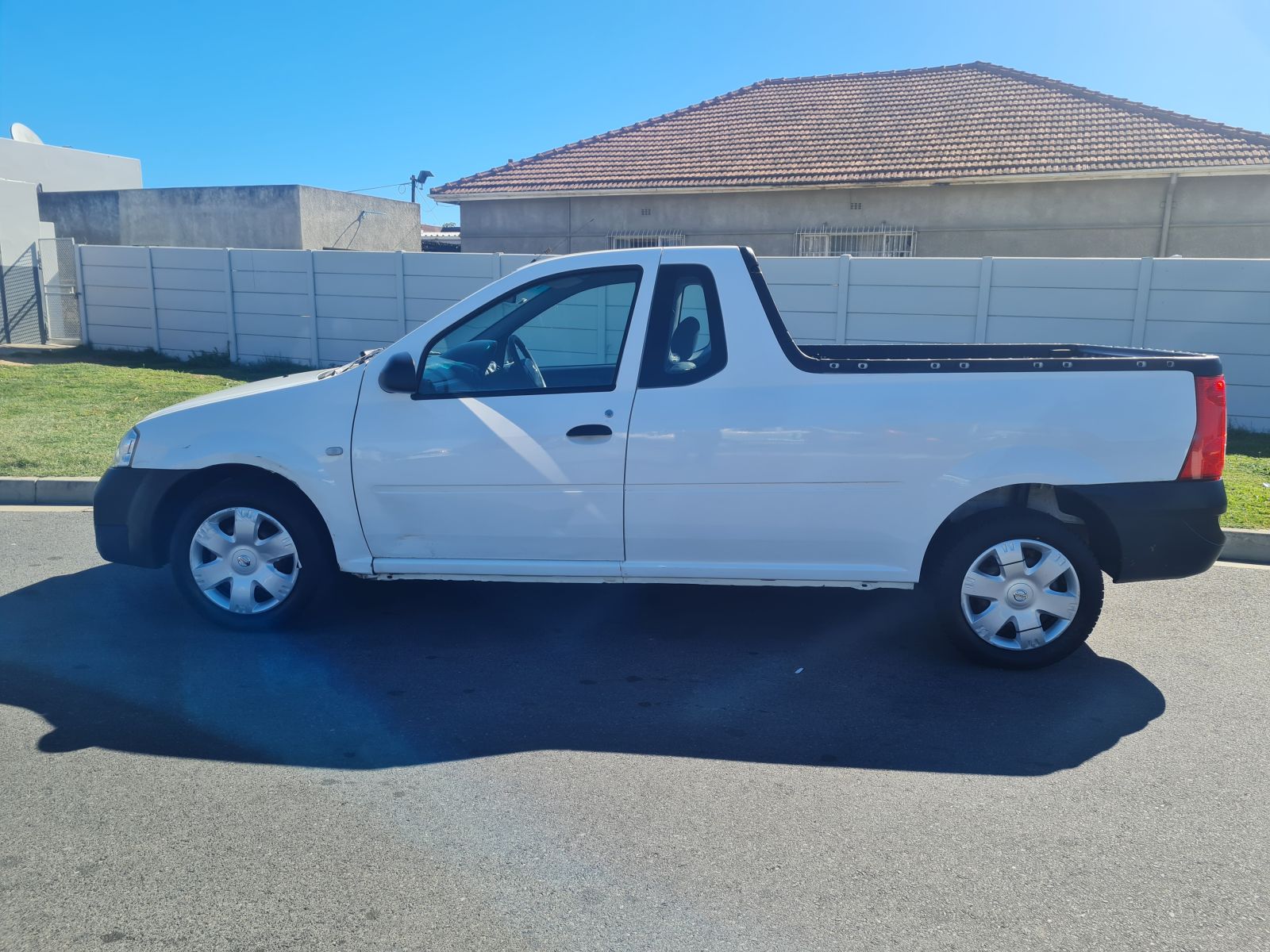 2019 NISSAN NP200 NP200 1.6  A/C SAFETY PACK P/U S/C