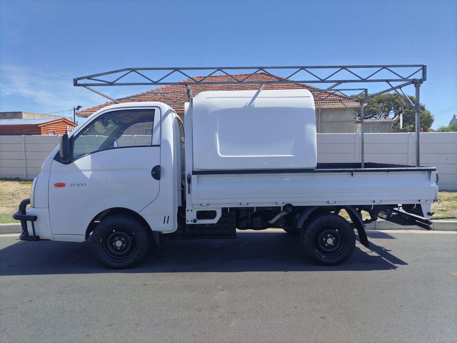 2021 HYUNDAI H100 BAKKIE 2.6D DECK