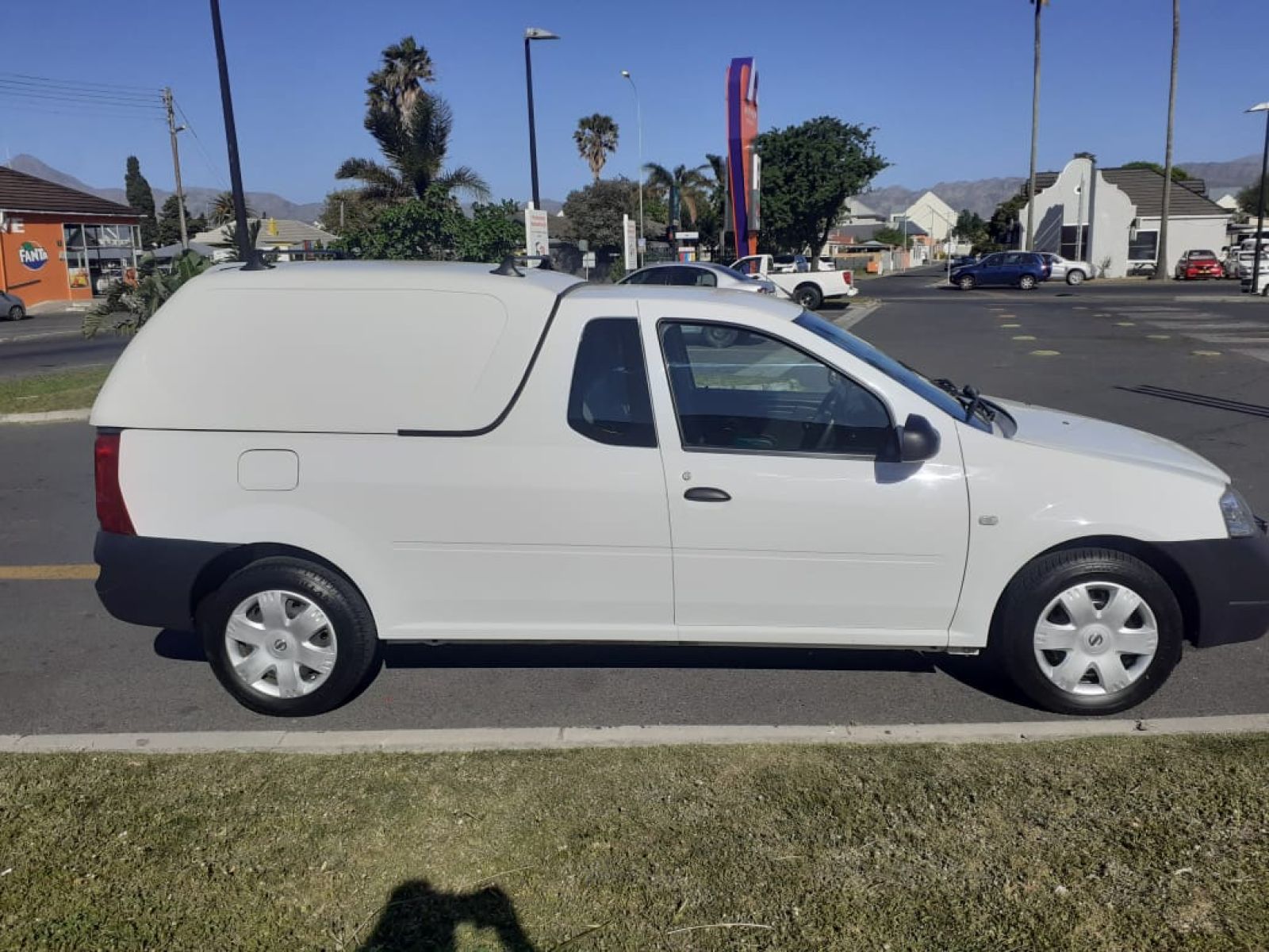 2018 NISSAN NP200 NP200 1.6  A/C SAFETY PACK P/U S/C