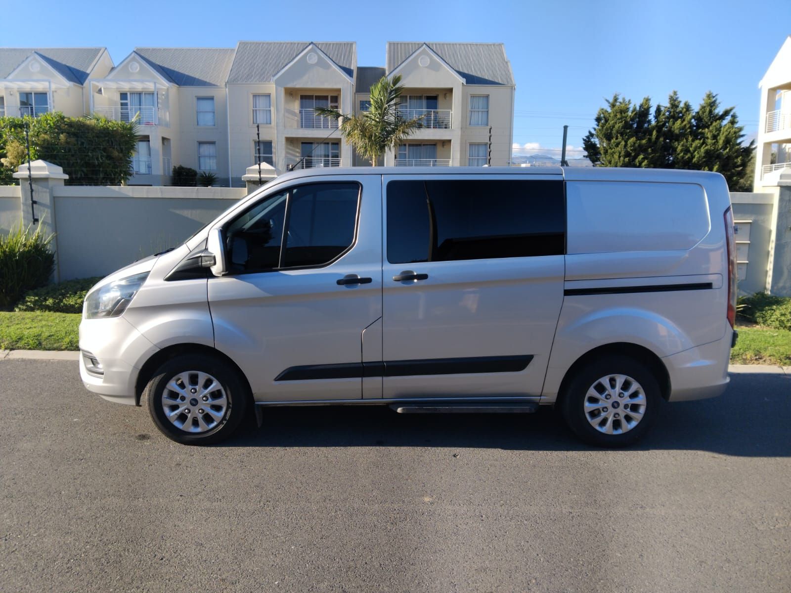 2018 FORD TRANSIT CUSTOM TRANSIT CUSTOM KOMBI 2.2TDCi TREND SWB F/C P/V