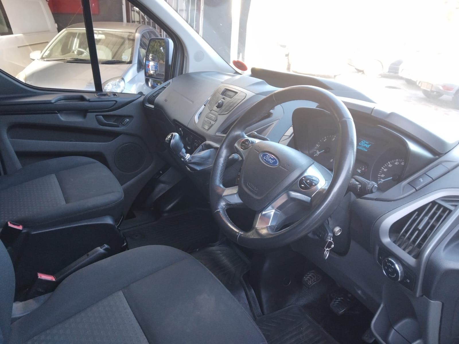 2018 FORD TRANSIT CUSTOM TRANSIT CUSTOM KOMBI 2.2TDCi TREND SWB F/C P/V