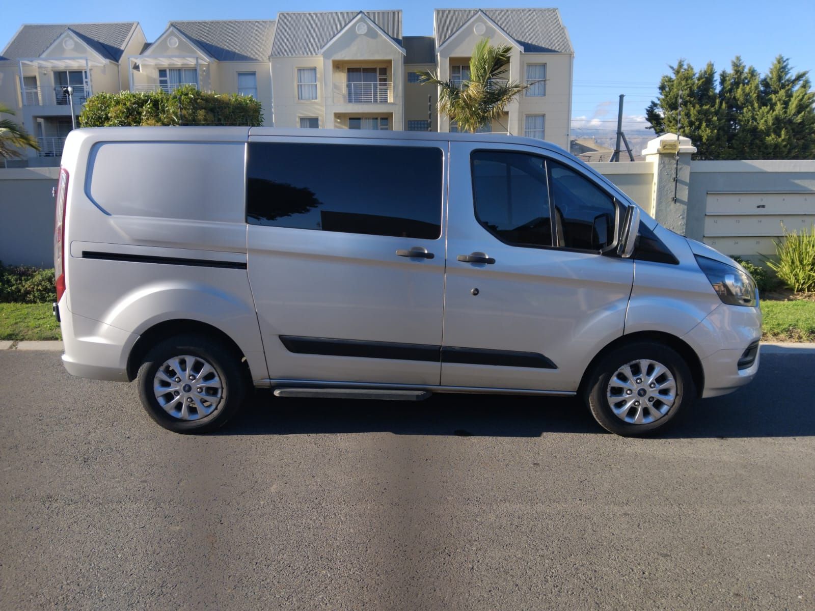 2018 FORD TRANSIT CUSTOM TRANSIT CUSTOM KOMBI 2.2TDCi TREND SWB F/C P/V