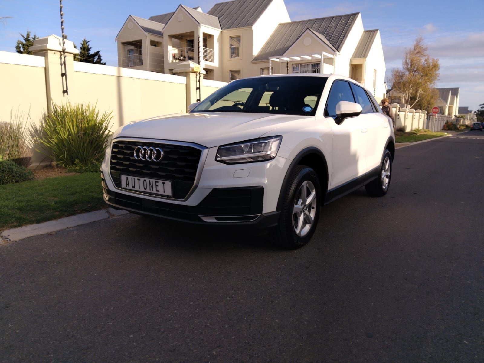 Q2 1.0T FSI STRONIC (30 TFSI)