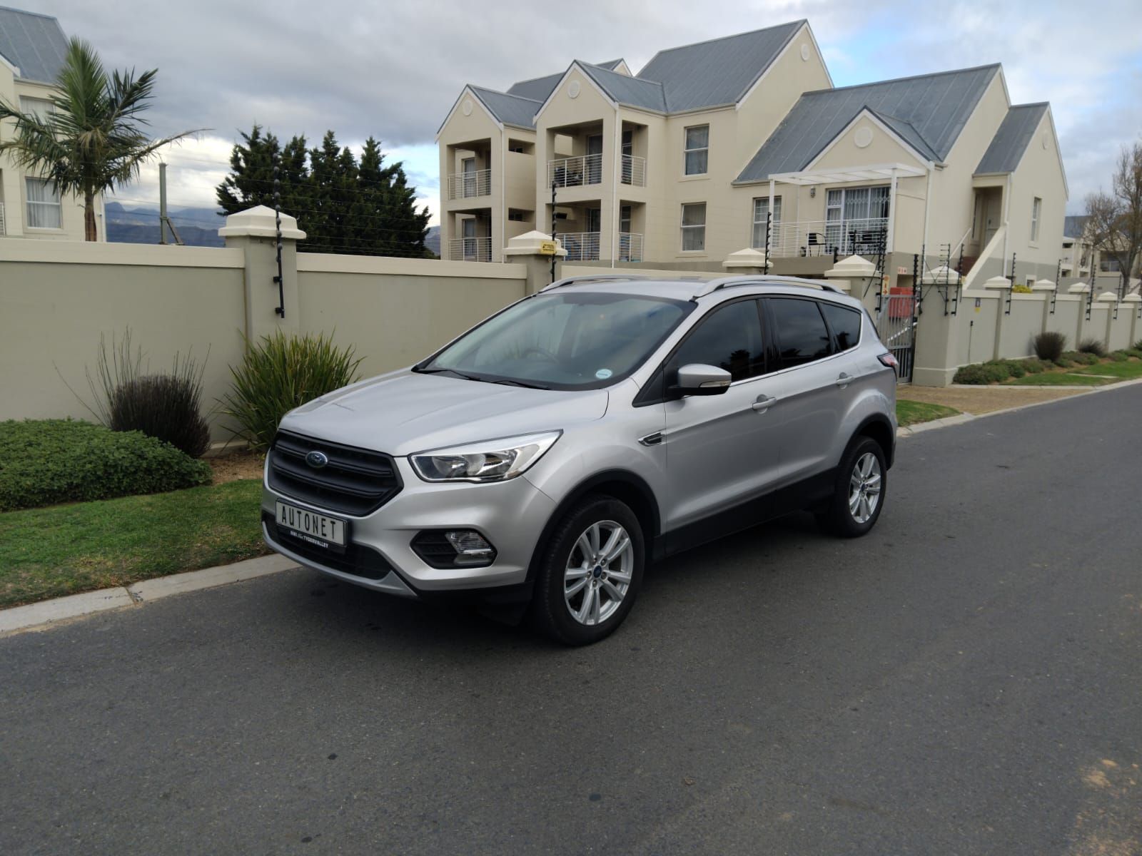 KUGA  1.5 ECOBOOST AMBIENTE  6MT FWD SUV