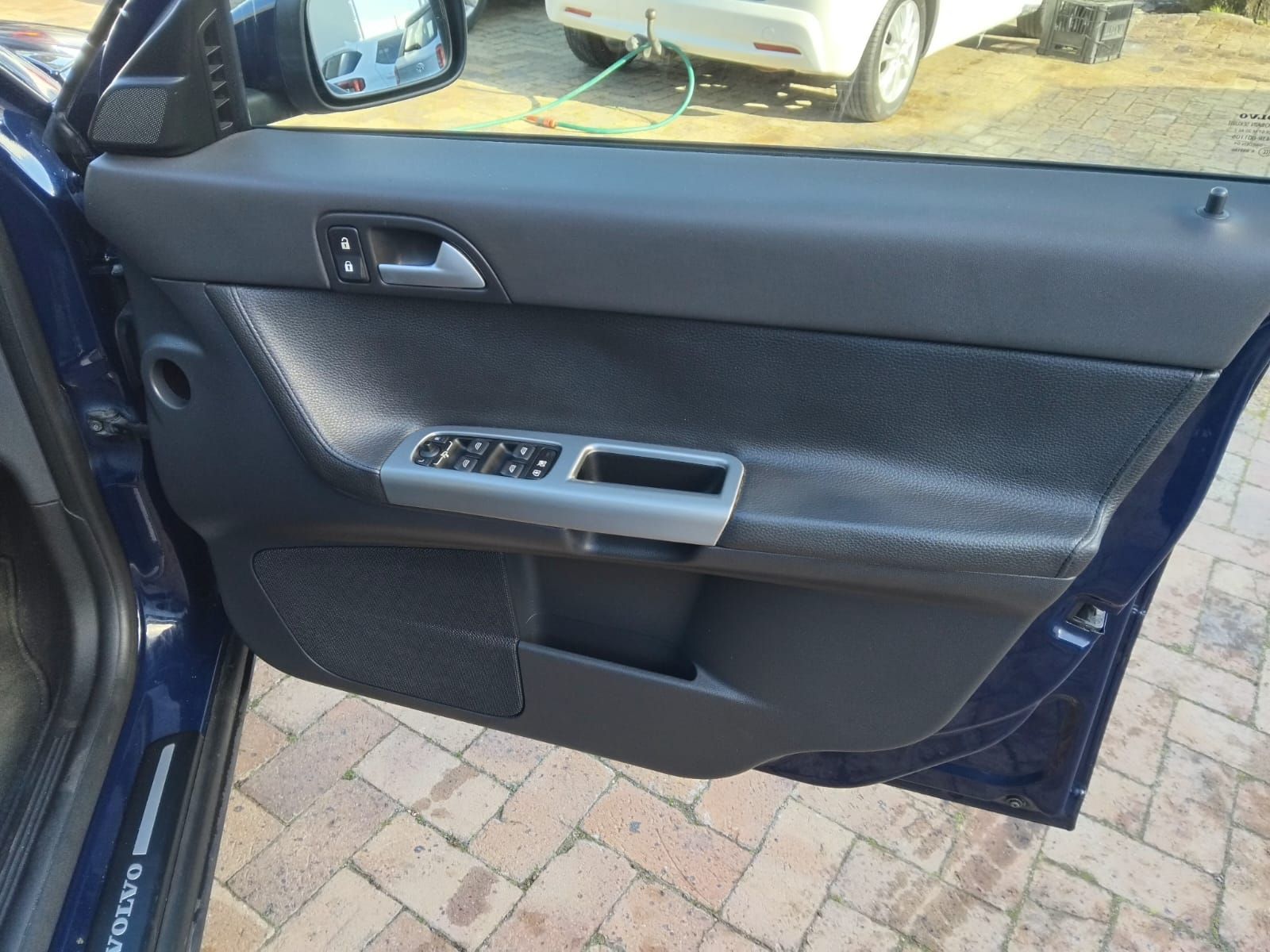2004 VOLVO S40 S40 T5