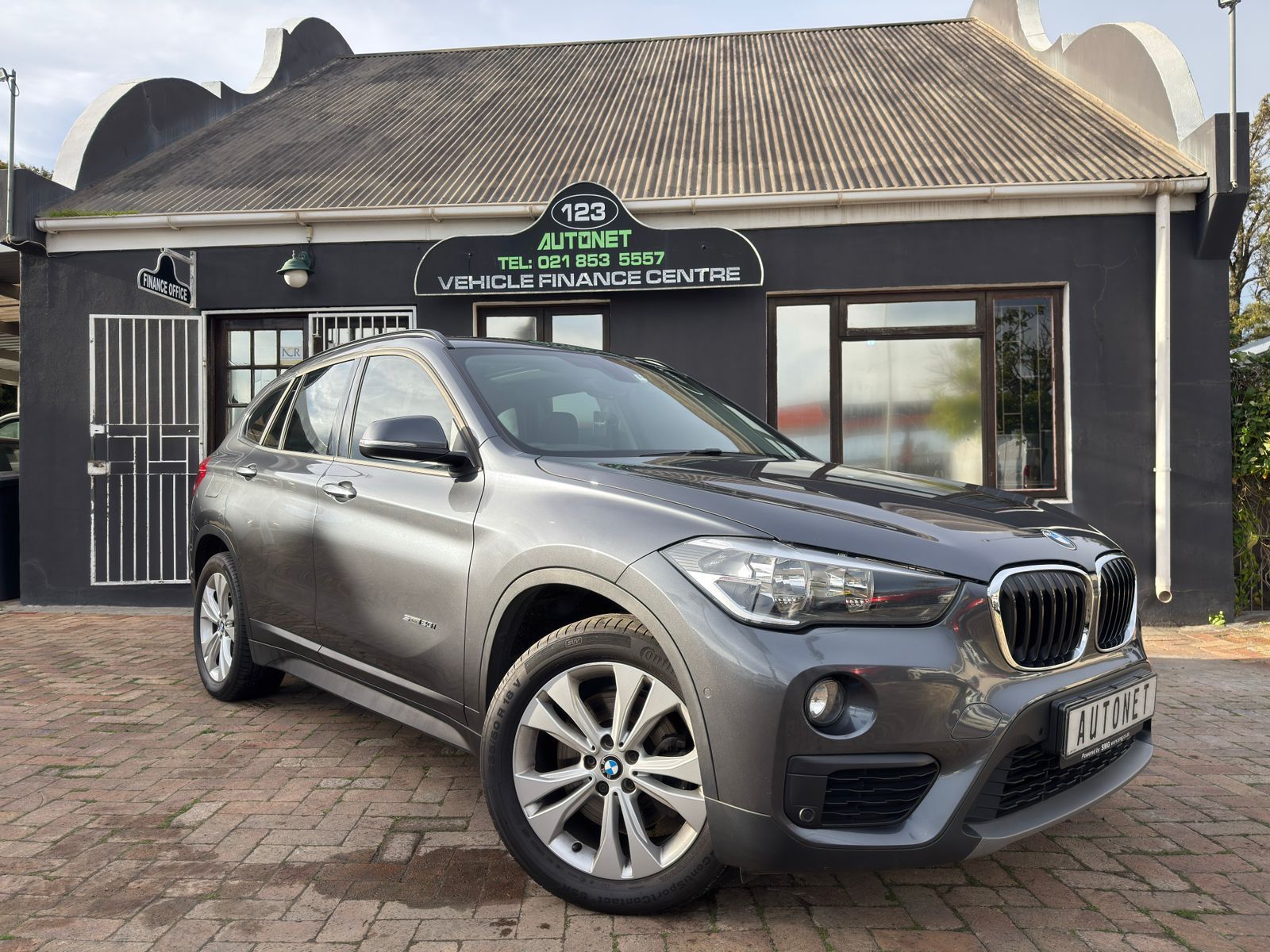 X1 sDRIVE20i  A/T (F48)