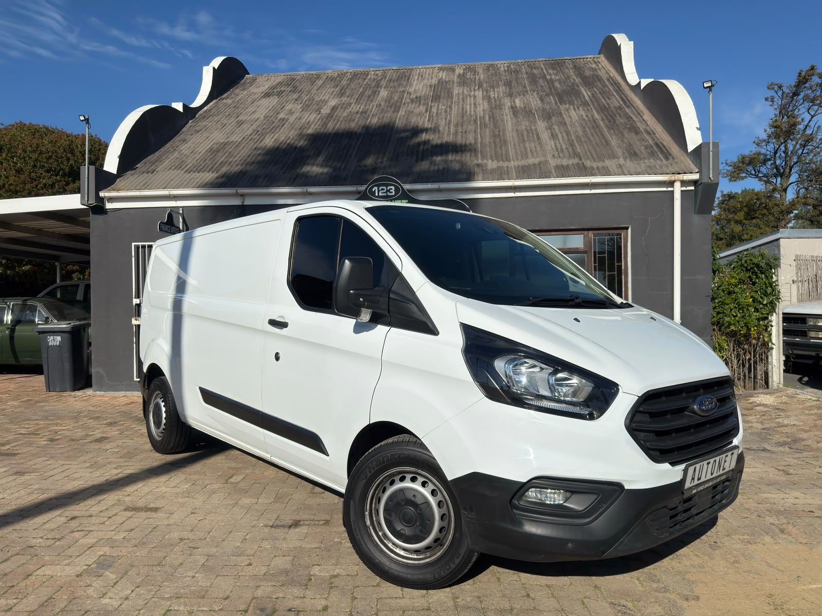 TRANSIT CUSTOM 2.2TDCi AMBIENTE LWB 92KW F/C P/V