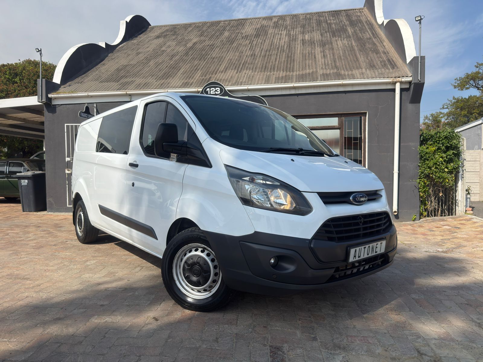 TRANSIT CUSTOM KOMBI 2.2TDCi AMB LWB F/C P/V