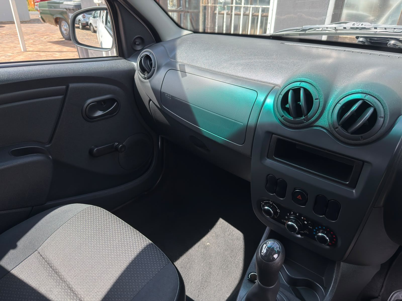 2021 NISSAN NP200 NP200 1.6  A/C SAFETY PACK P/U S/C