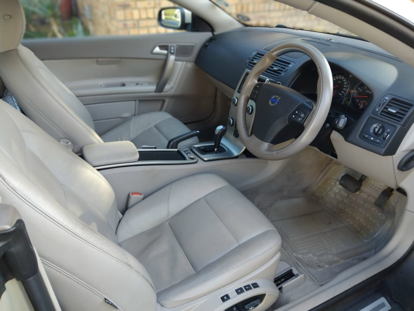 2010 VOLVO C70 C70 T5 A/T