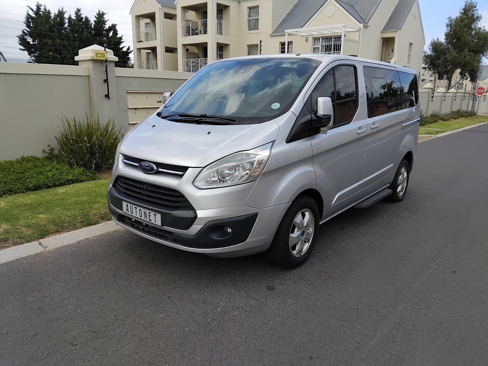 TOURNEO CUSTOM LTD 2.2TDCi SWB (114KW)